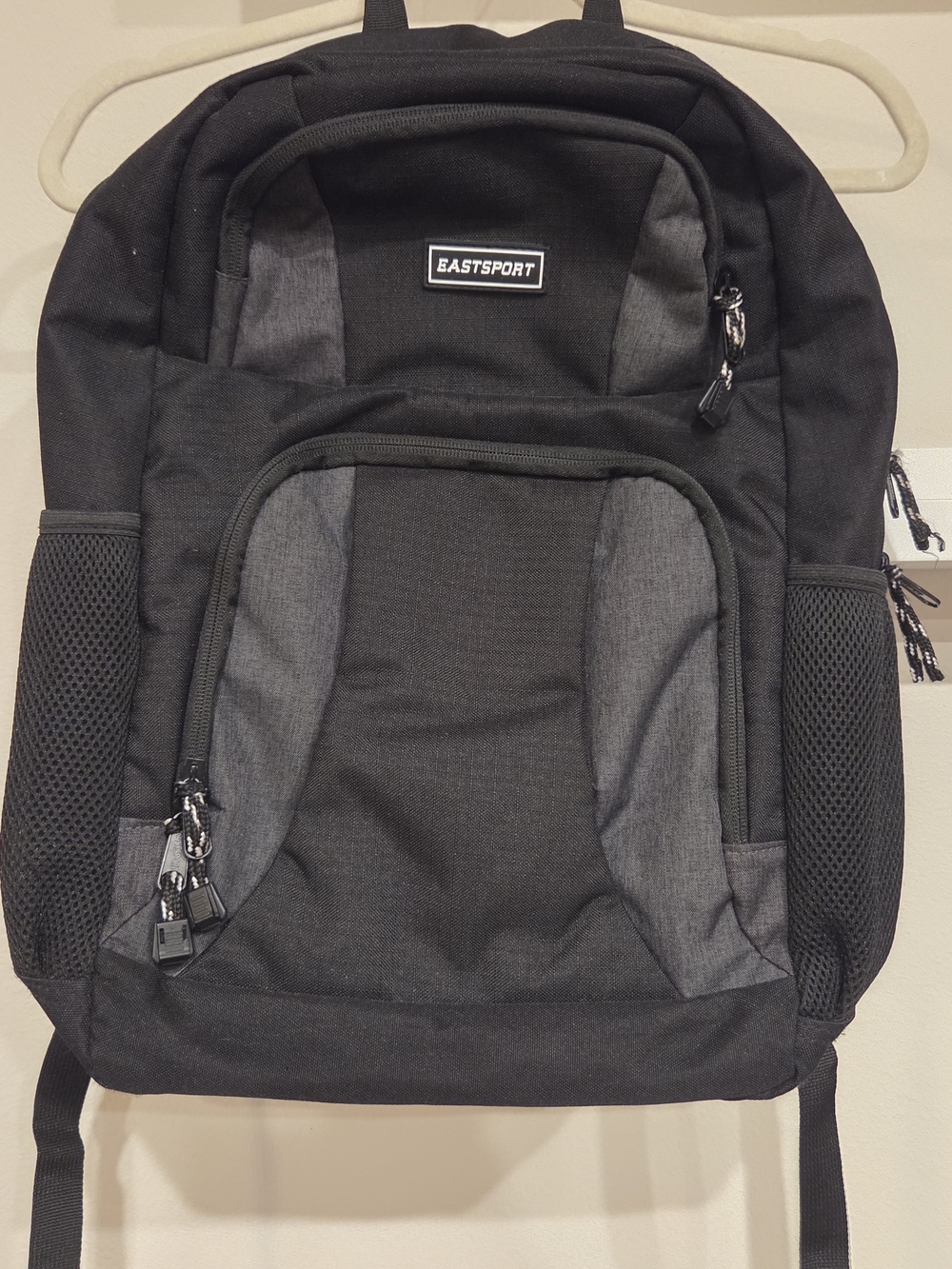 Eastsport Men's Black and Gray Multi-Compartment Backpack